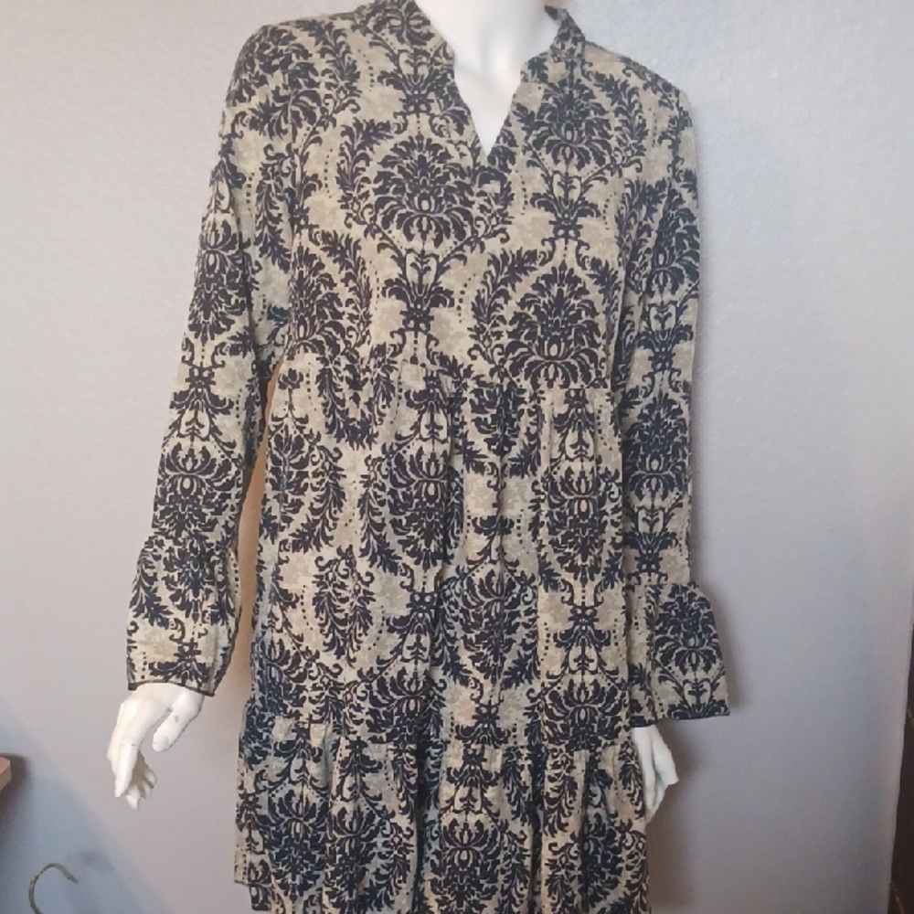 SHEIN Black and Cream Long Sleeve Dress